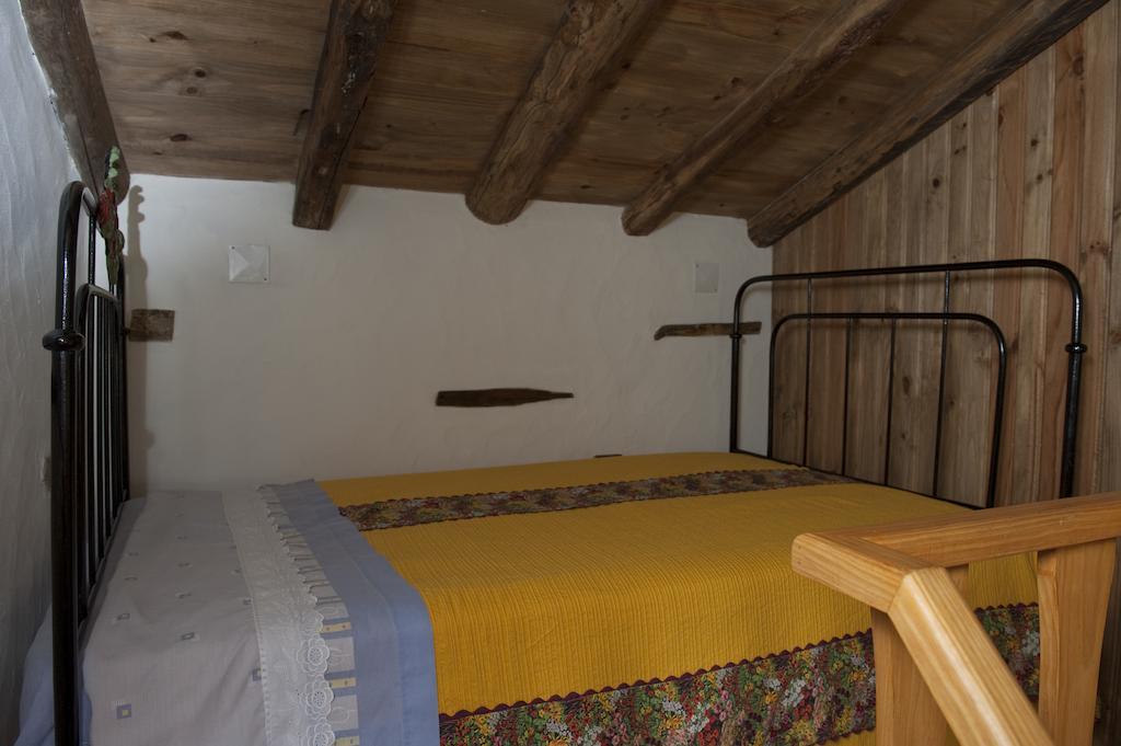 Talasnal Casa Da Urze Al Lousa  Room photo