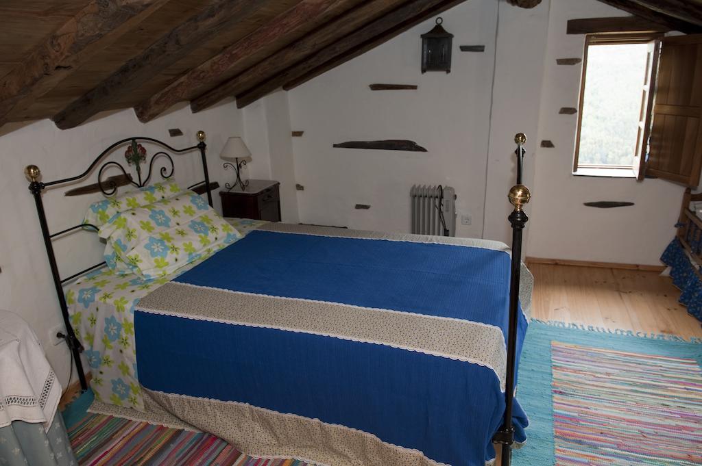 Talasnal Casa Da Urze Al Lousa  Room photo